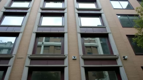 Czy odlicza się okna przy elewacji