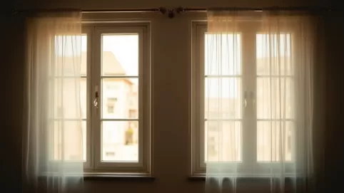 Dwa okna obok siebie jaki karnisz