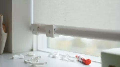 Montaż rolet na okna plastikowe