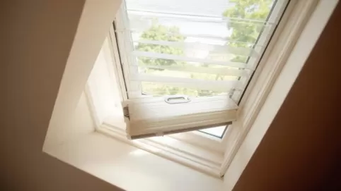 Rolety na okna dachowe bez wiercenia
